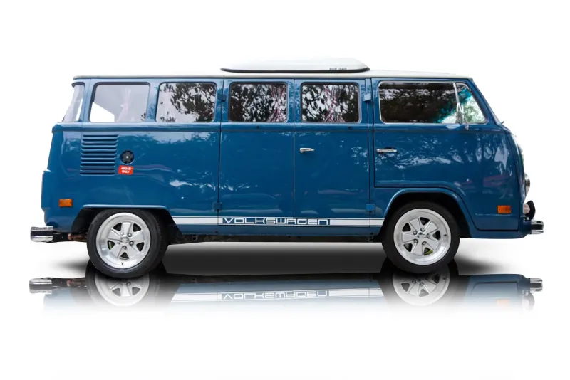 An incredible side shot photo of aVolkswagen EuroVan that you should buy.