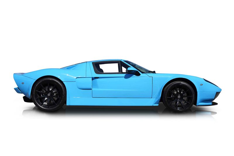 An incredible side shot photo of aRCR GT-R that you should buy.