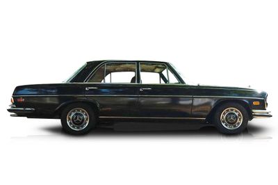 Passenger side photo of 1971 Mercedes-Benz 280SE