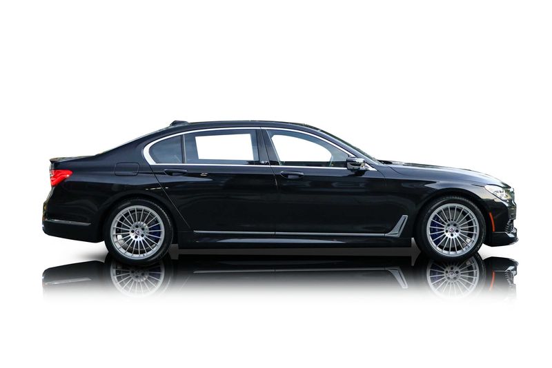 An incredible side shot photo of aBMW Alpina B7 that you should buy.