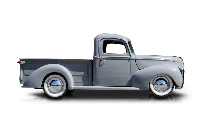 An incredible side shot photo of aFord Pickup that you should buy.