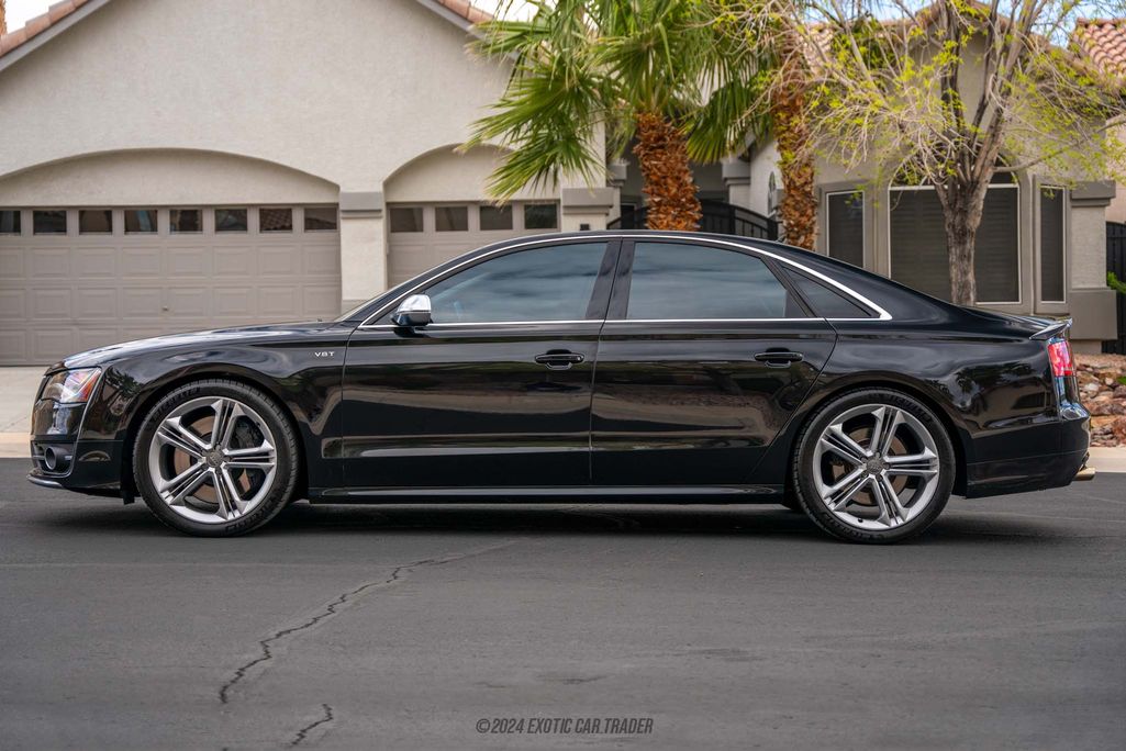 2013 Audi S8 for sale