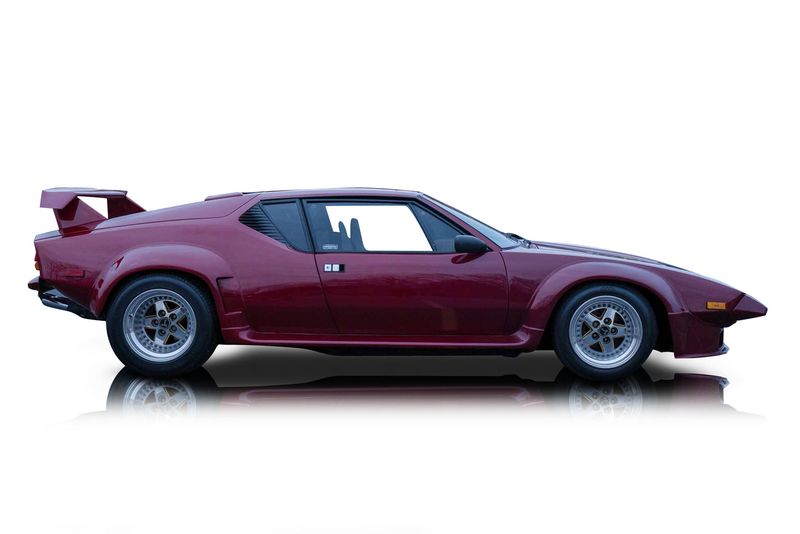 An incredible side shot photo of aDe Tomaso Pantera that you should buy.