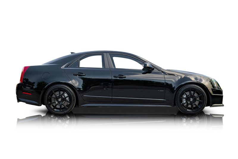 An incredible side shot photo of aCadillac CTS-V that you should buy.