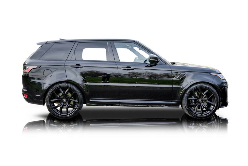 An incredible side shot photo of aLand Rover Range Rover Sport that you should buy.