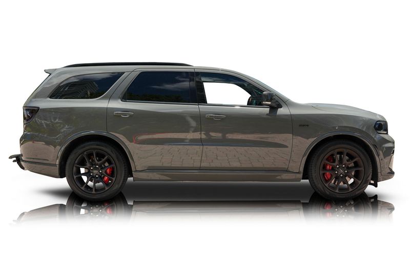An incredible side shot photo of aDodge Durango that you should buy.
