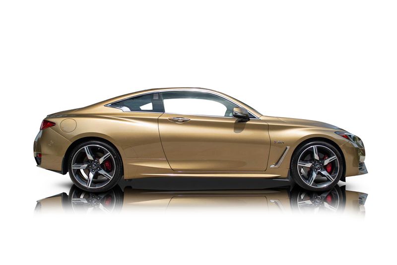 An incredible side shot photo of aInfiniti Q60 that you should buy.