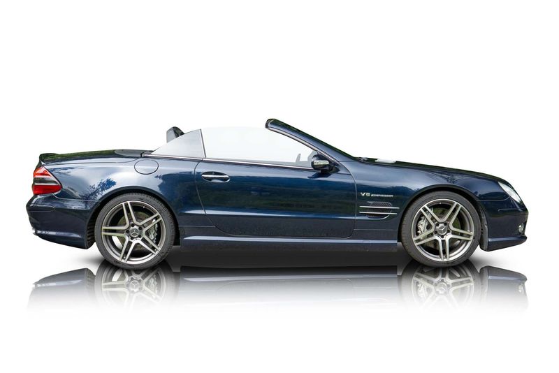 An incredible side shot photo of aMercedes-Benz SL55 AMG that you should buy.