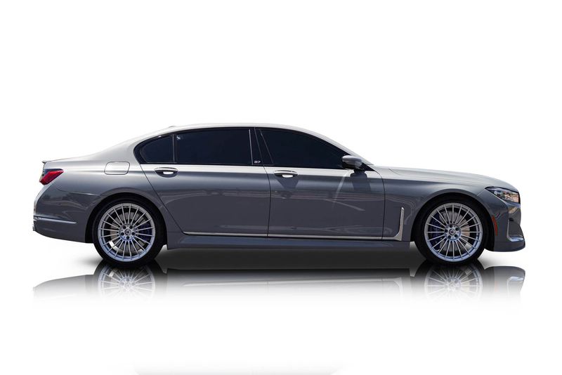 An incredible side shot photo of aBMW Alpina B7 that you should buy.