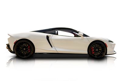 Passenger side photo of 2022 McLaren GT