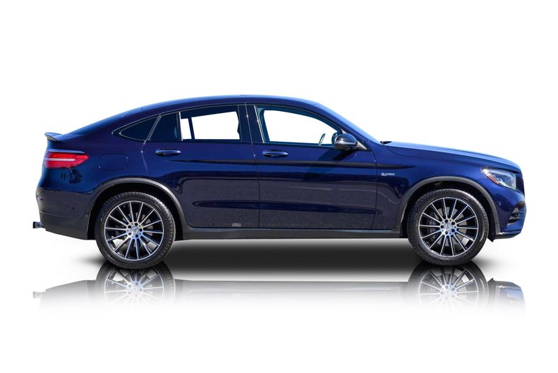An incredible side shot photo of aMercedes-Benz GLC43 AMG that you should buy.