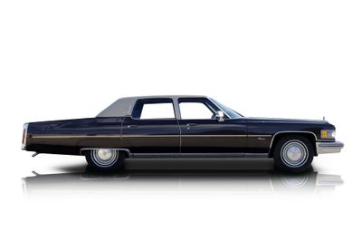 Passenger side photo of 1975 Cadillac Fleetwood