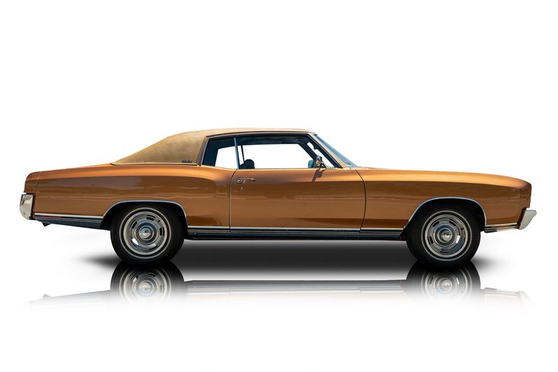 An incredible side shot photo of aChevrolet Monte Carlo that you should buy.