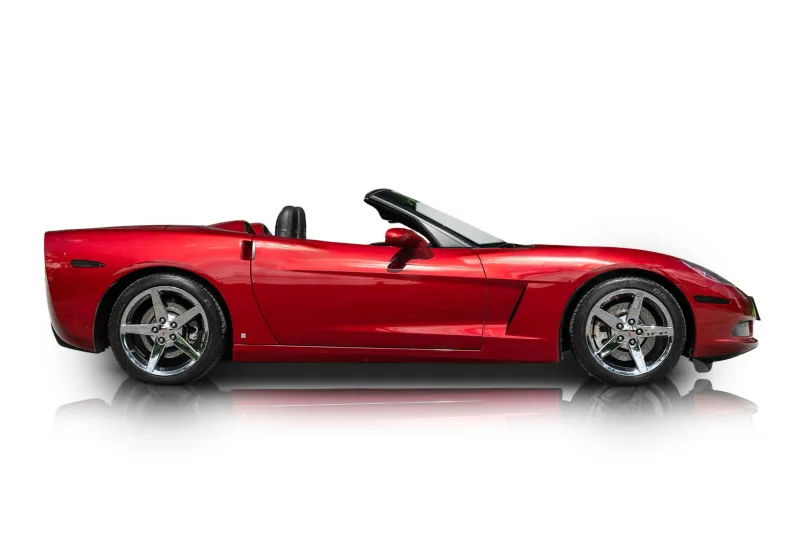 An incredible side shot photo of aChevrolet Corvette that you should buy.