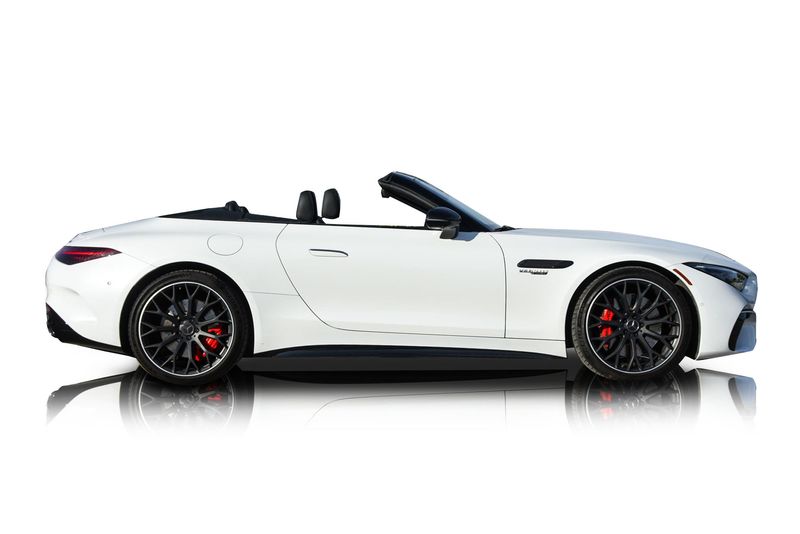 An incredible side shot photo of aMercedes-Benz SL55 AMG that you should buy.