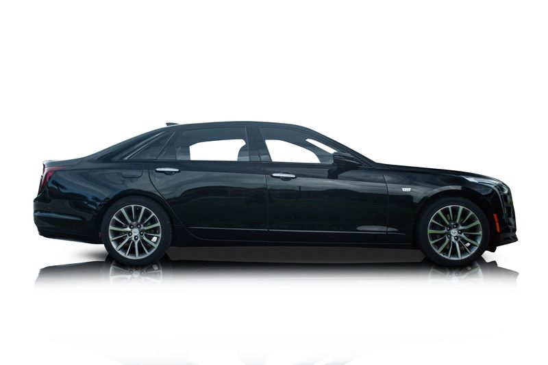 An incredible side shot photo of aCadillac CT6 that you should buy.