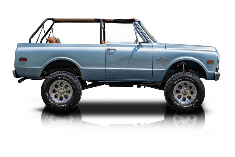 An incredible side shot photo of aChevrolet K5 Blazer that you should buy.