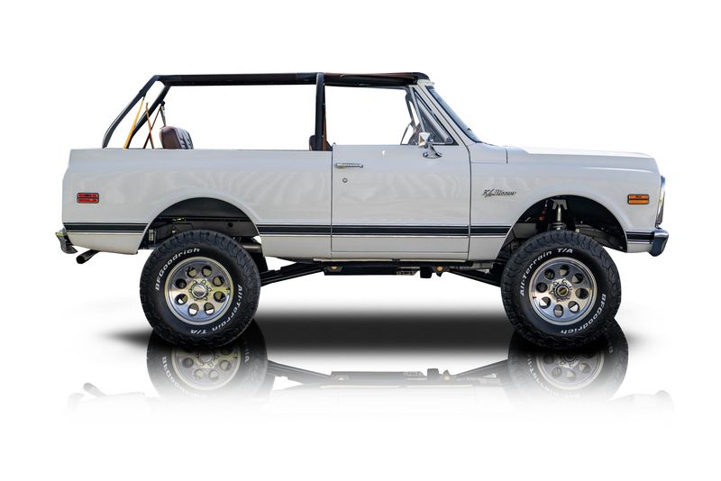 An incredible side shot photo of aChevrolet K5 Blazer that you should buy.