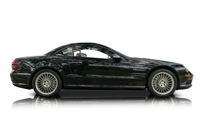 An incredible side shot photo of aMercedes-Benz SL55 AMG that you should buy.