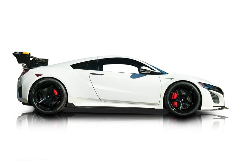An incredible side shot photo of aAcura NSX that you should buy.