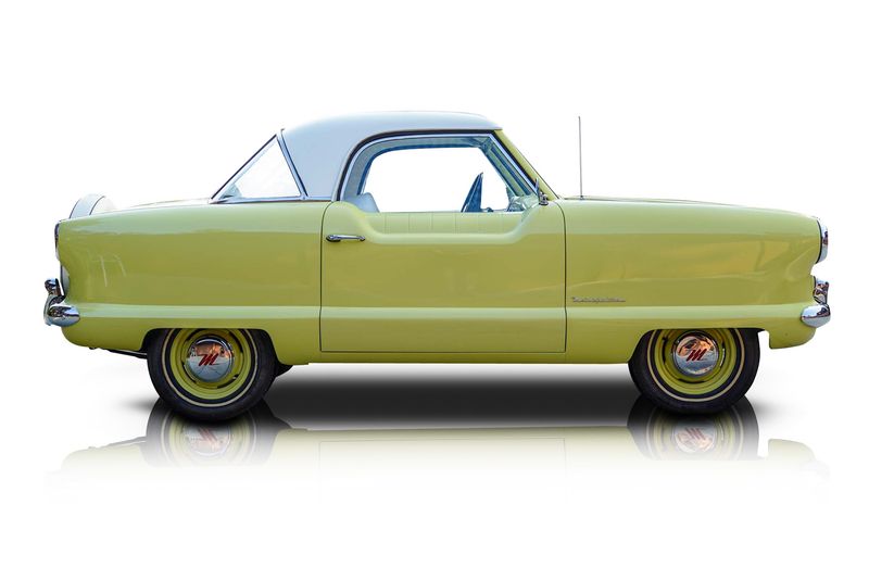 An incredible side shot photo of aHudson Metropolitan that you should buy.
