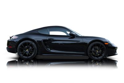 Passenger side photo of 2019 Porsche 718 Cayman