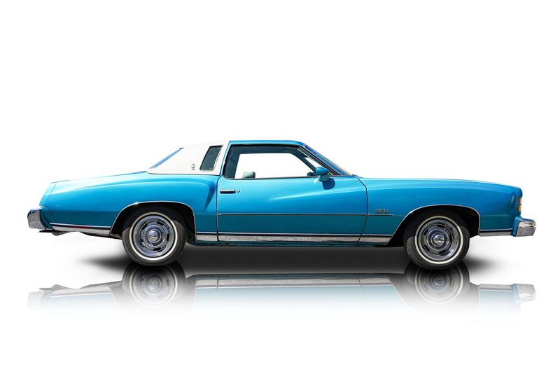 An incredible side shot photo of aChevrolet Monte Carlo that you should buy.