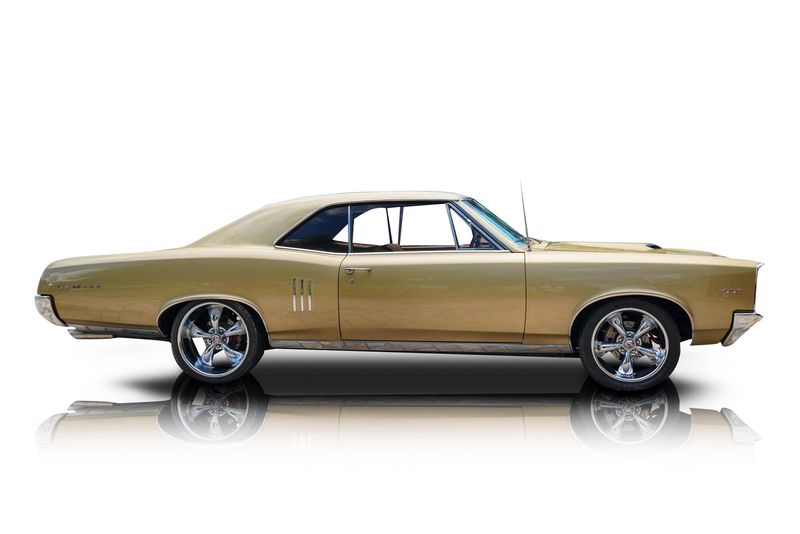 An incredible side shot photo of aPontiac LeMans that you should buy.
