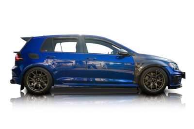Passenger side photo of 2016 Volkswagen Golf