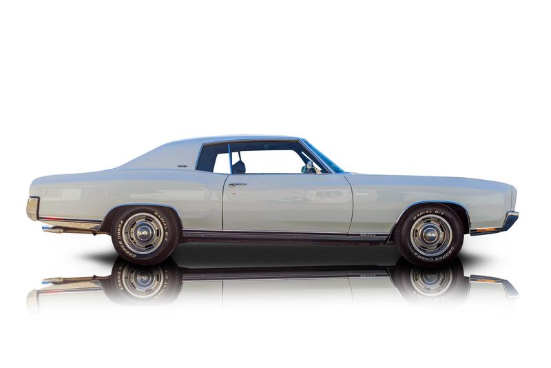 An incredible side shot photo of aChevrolet Monte Carlo that you should buy.