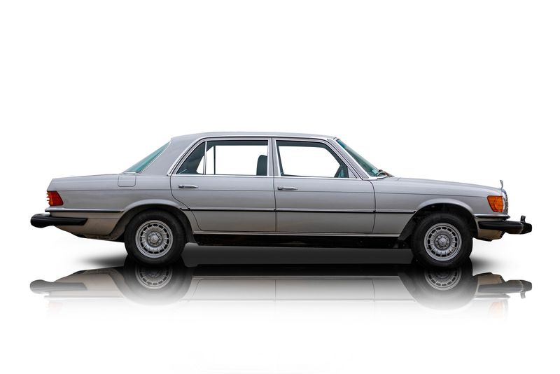 An incredible side shot photo of aMercedes-Benz 450SEL that you should buy.