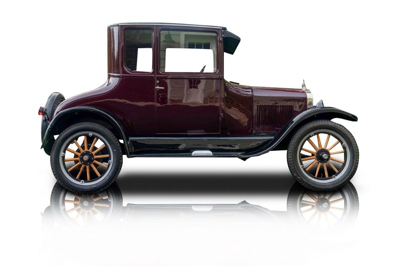 An incredible side shot photo of aFord Model T that you should buy.