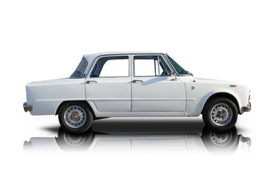 Passenger side photo of 1971 Alfa Romeo Giulia