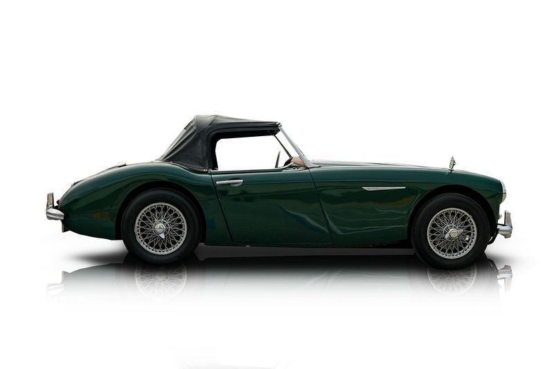 An incredible side shot photo of aAustin Healey 3000 that you should buy.