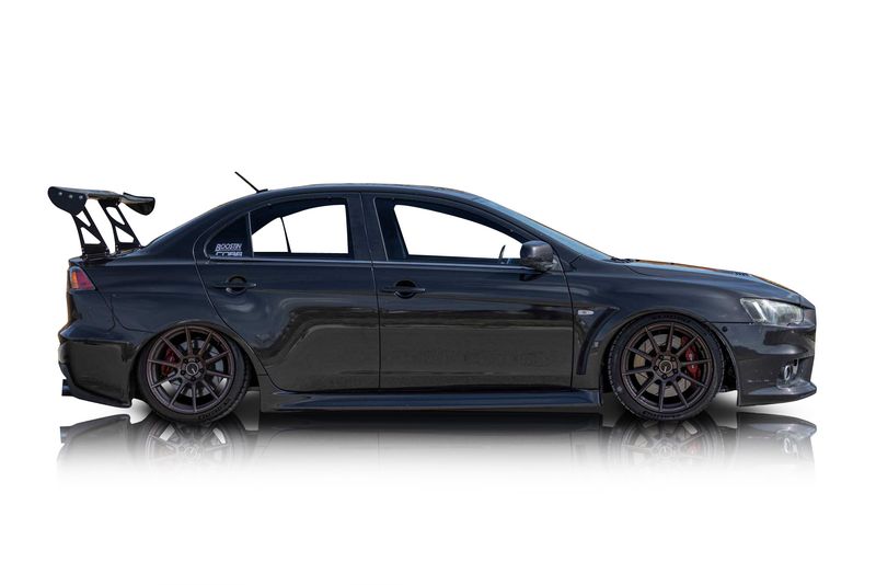 An incredible side shot photo of aMitsubishi Lancer that you should buy.