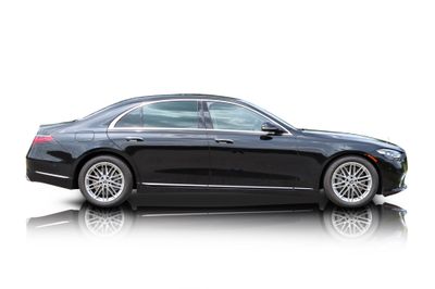 Passenger side photo of 2021 Mercedes-Benz S580