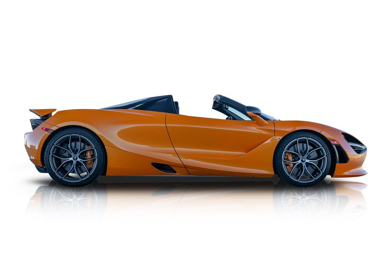An incredible side shot photo of aMcLaren 720S that you should buy.