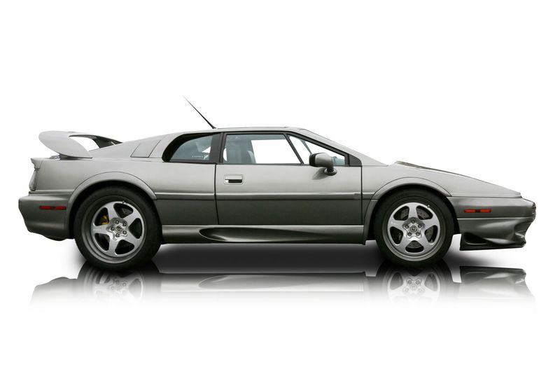 An incredible side shot photo of aLotus Esprit that you should buy.