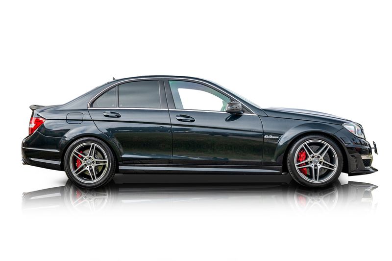 An incredible side shot photo of aMercedes-Benz C63 AMG that you should buy.