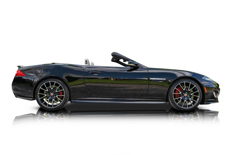 An incredible side shot photo of aJaguar XKR that you should buy.