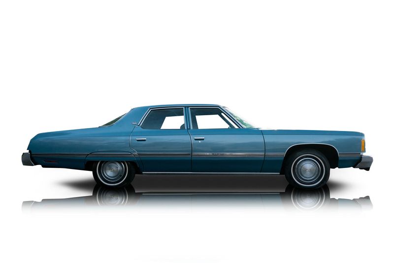 An incredible side shot photo of aChevrolet Caprice that you should buy.