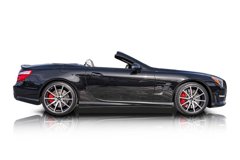 An incredible side shot photo of aMercedes-Benz SL65 AMG that you should buy.