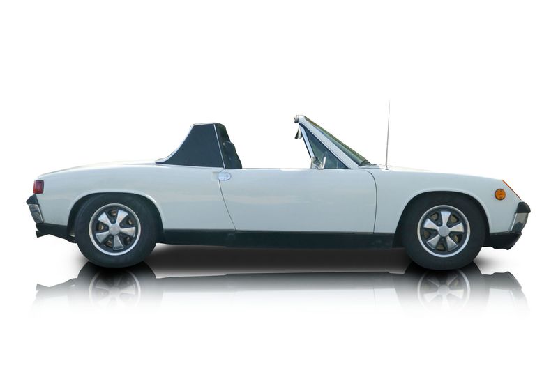 An incredible side shot photo of aPorsche 914 that you should buy.