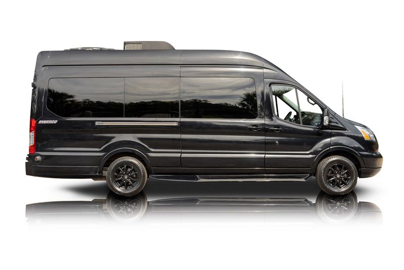 An incredible side shot photo of aFord Transit that you should buy.