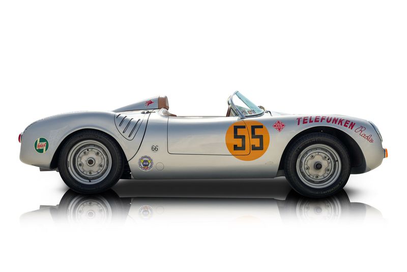 An incredible side shot photo of aPorsche 550 Spyder that you should buy.