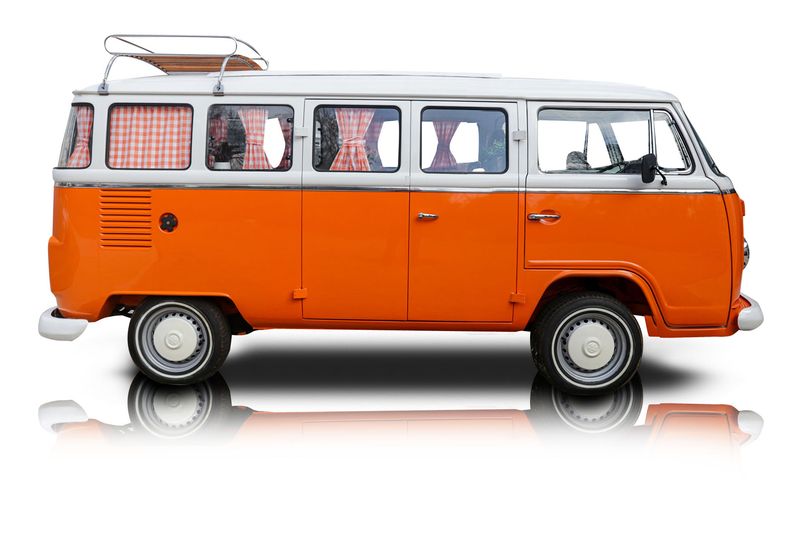 An incredible side shot photo of aVolkswagen Bus that you should buy.