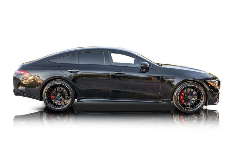 An incredible side shot photo of aMercedes-Benz AMG GT 63 S that you should buy.