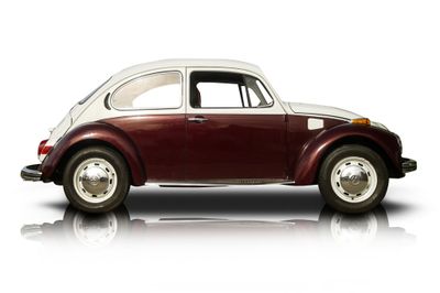 Passenger side photo of 1972 Volkswagen Super Beetle