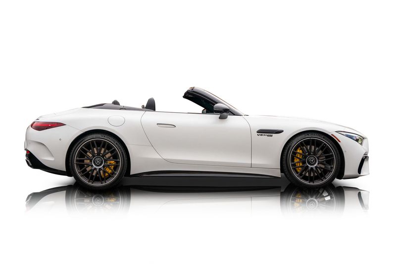 An incredible side shot photo of aMercedes-Benz SL55 AMG that you should buy.