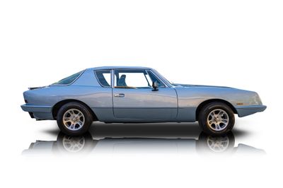Passenger side photo of 1985 Avanti II